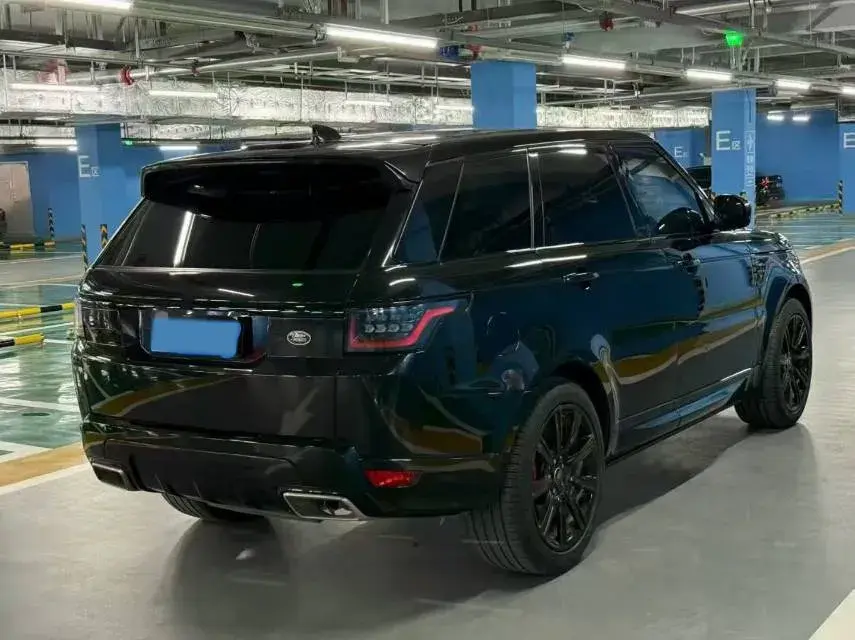 2022 LAND ROVER thumbnail 4