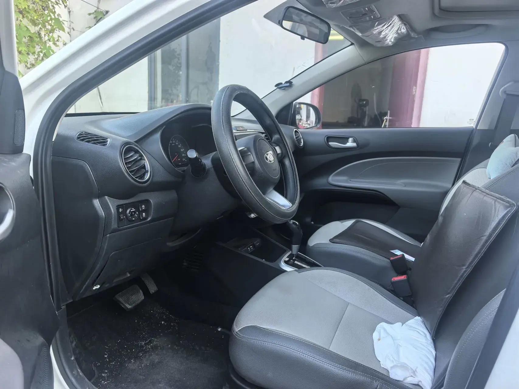 2017 KIA PEGAS thumbnail 2