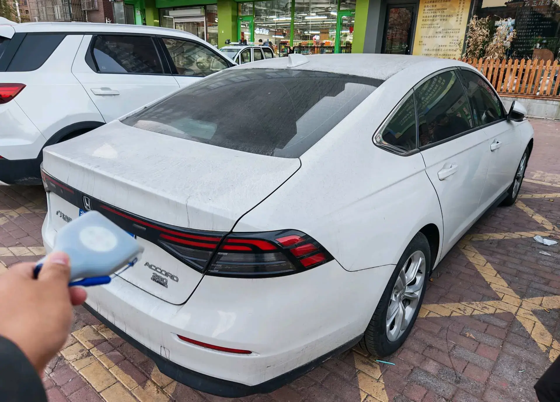 2023 HONDA ACCORD thumbnail 4