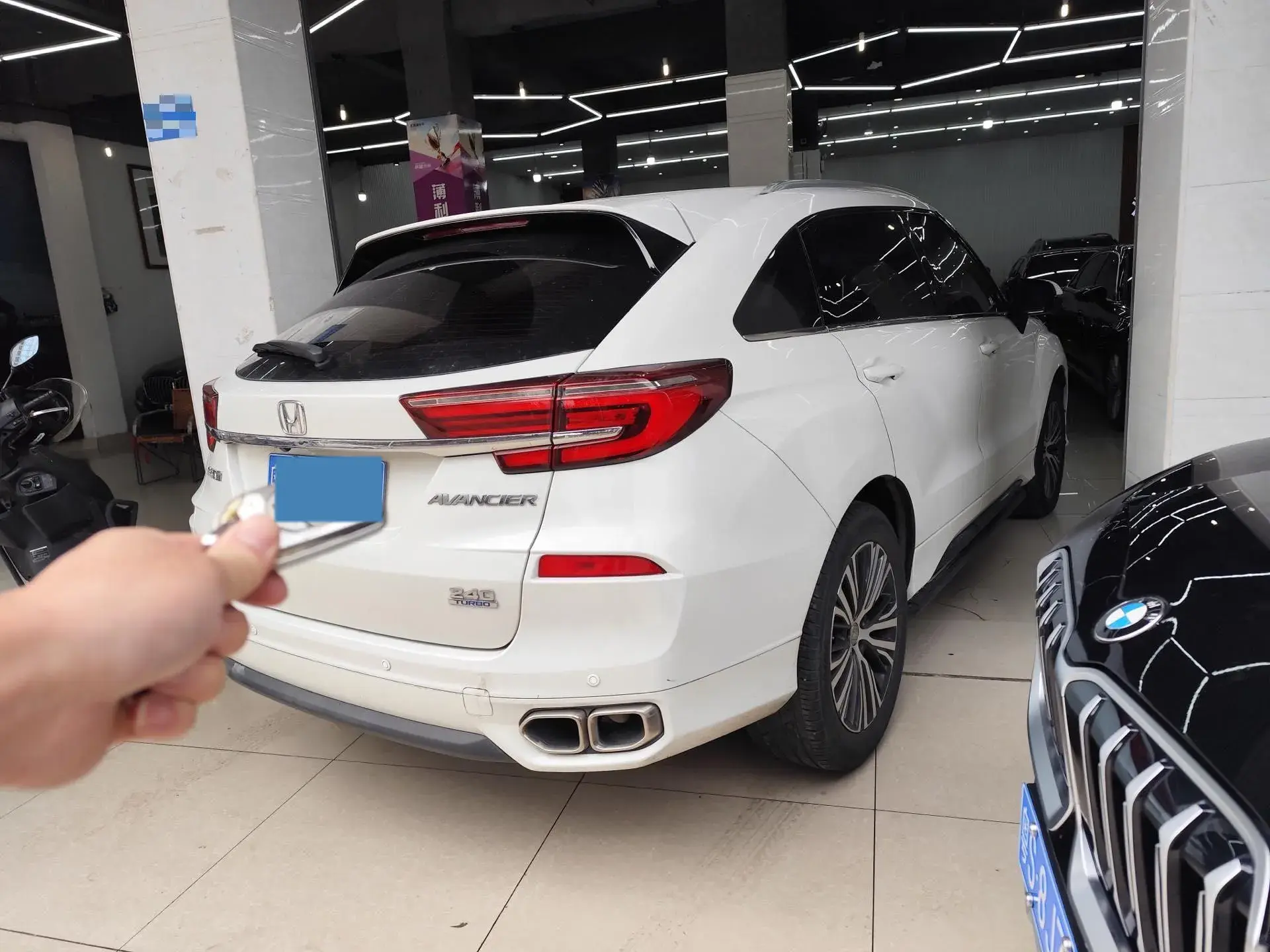 2022 HONDA AVANCIER thumbnail 2