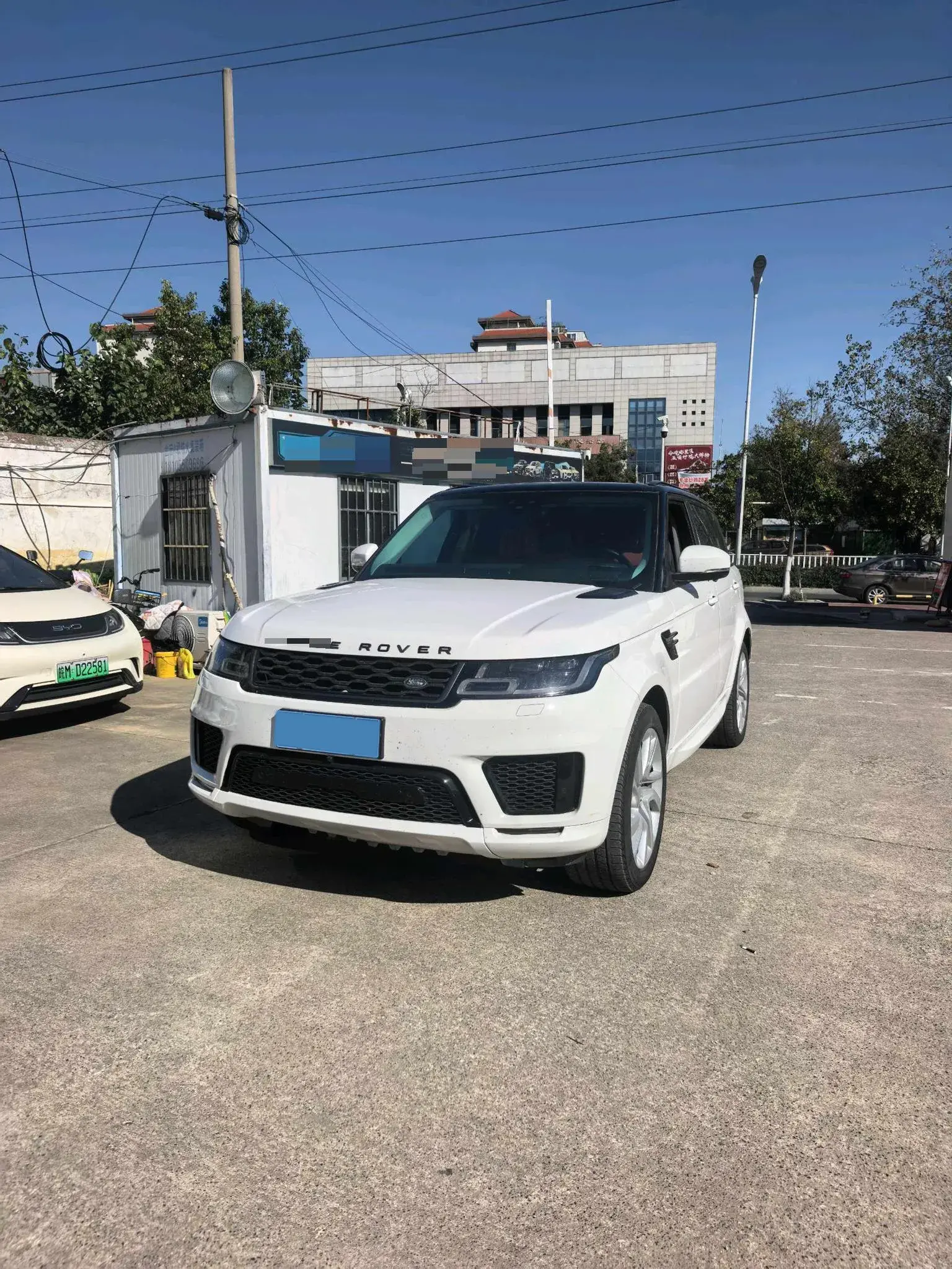 2019 LAND ROVER view 1
