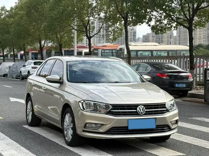 2018 VOLKSWAGEN BORA thumbnail 2