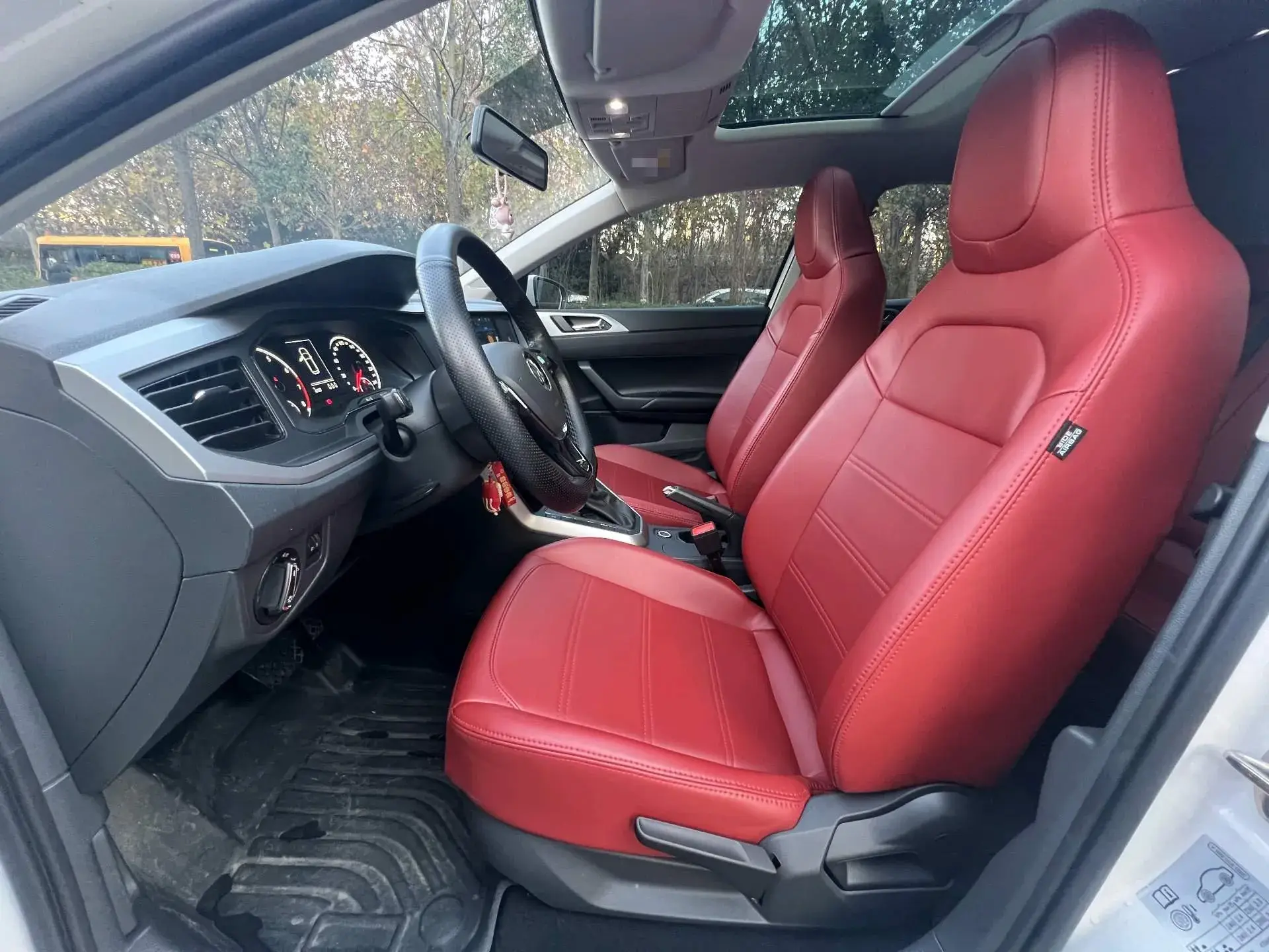 2019 VOLKSWAGEN POLO thumbnail 4