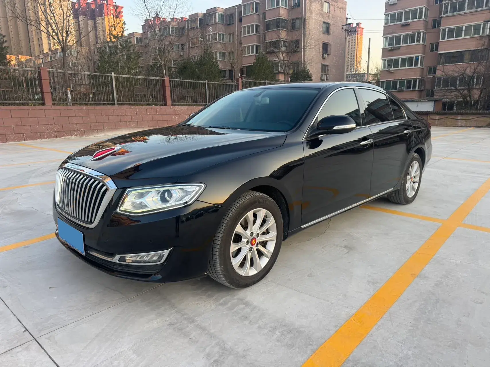 2017 HONGQI H7 view 1