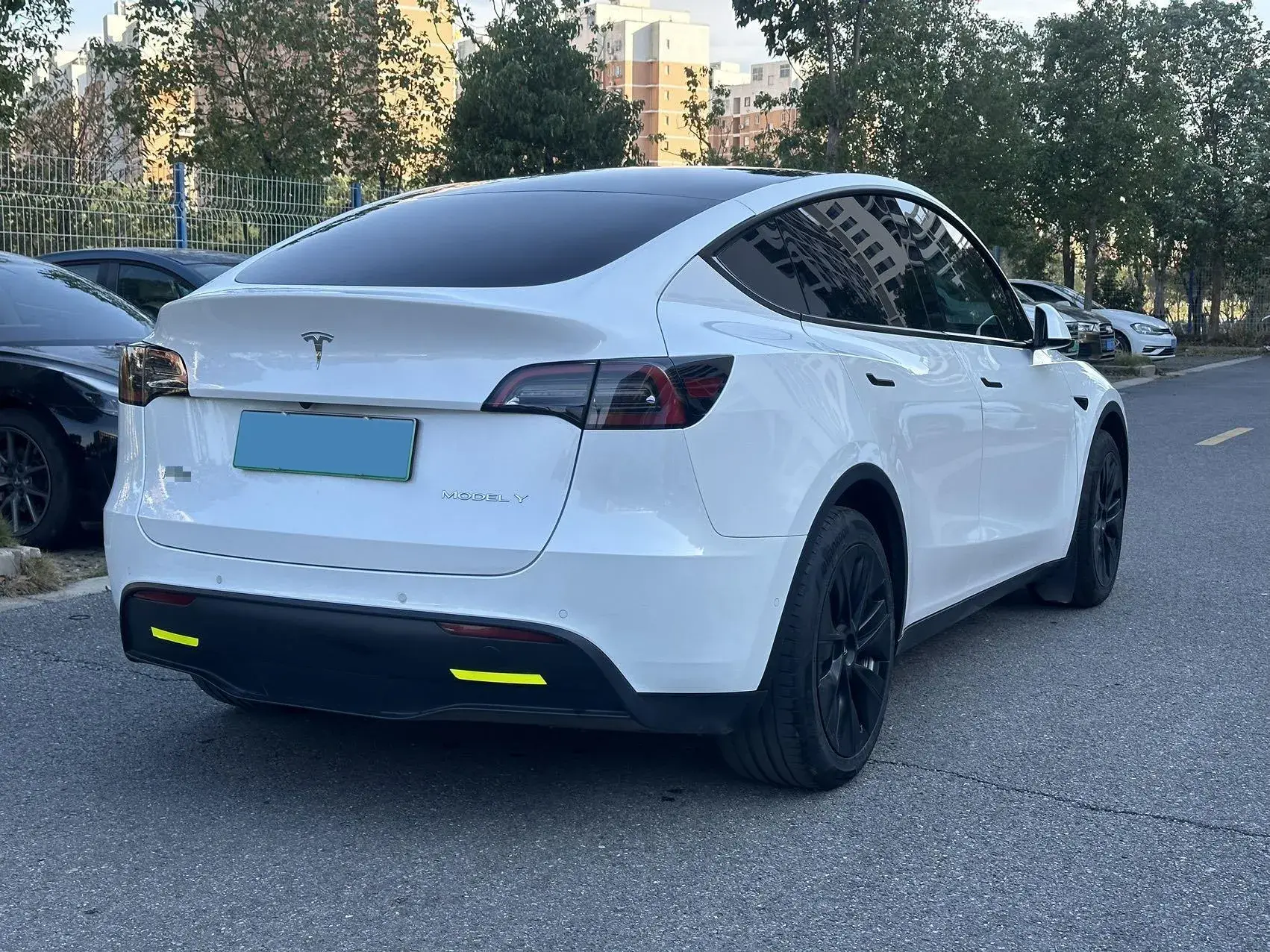 2022 TESLA MODEL thumbnail 4