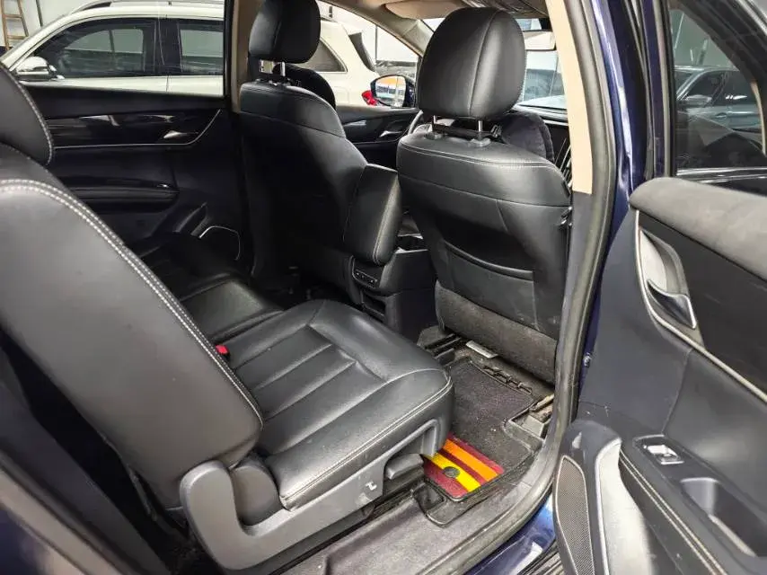 2018 BYD SONG thumbnail 4