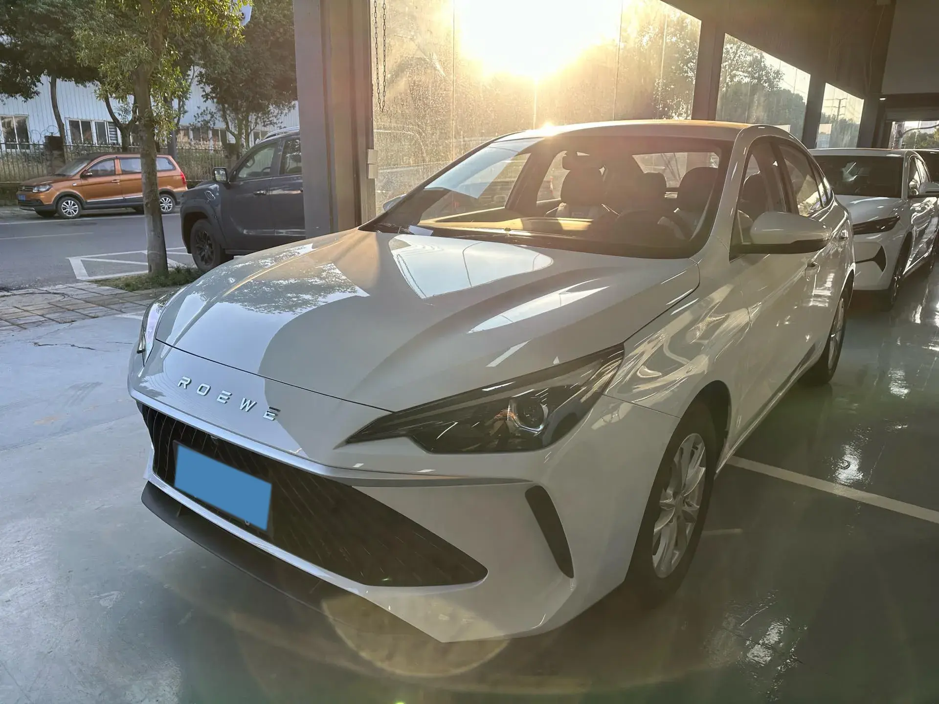 2023 ROEWE I5 view 1