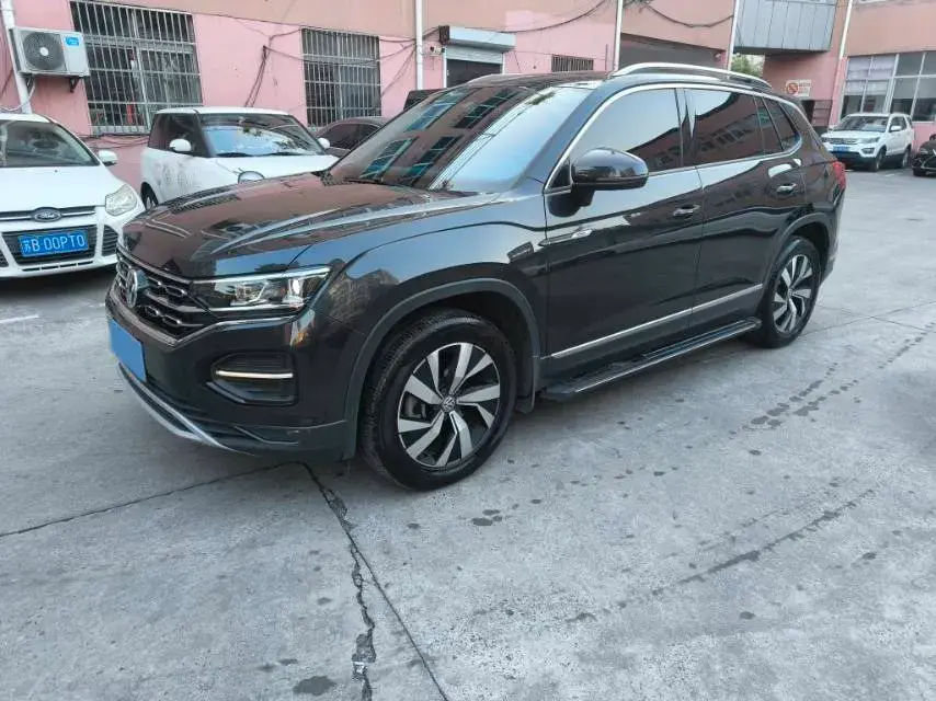 2020 VOLKSWAGEN TAYRON view 1
