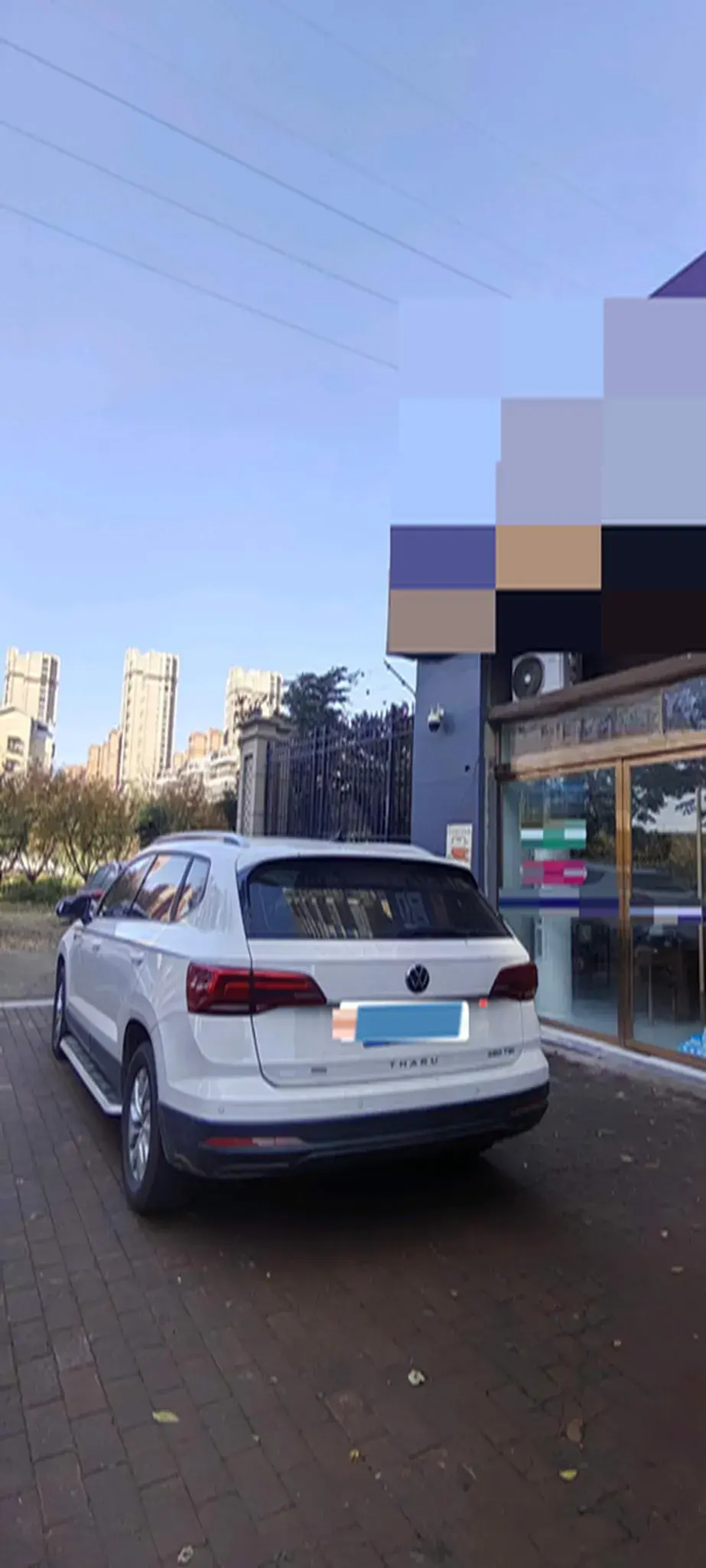 2021 VOLKSWAGEN THARU thumbnail 3