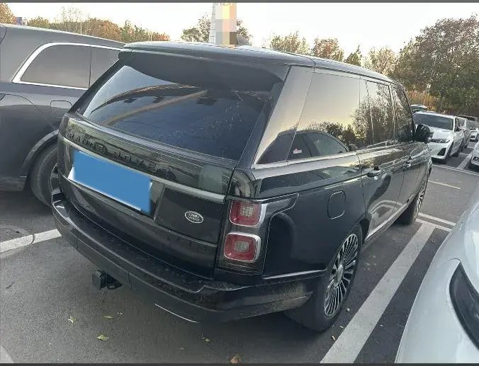 2019 LAND ROVER thumbnail 4