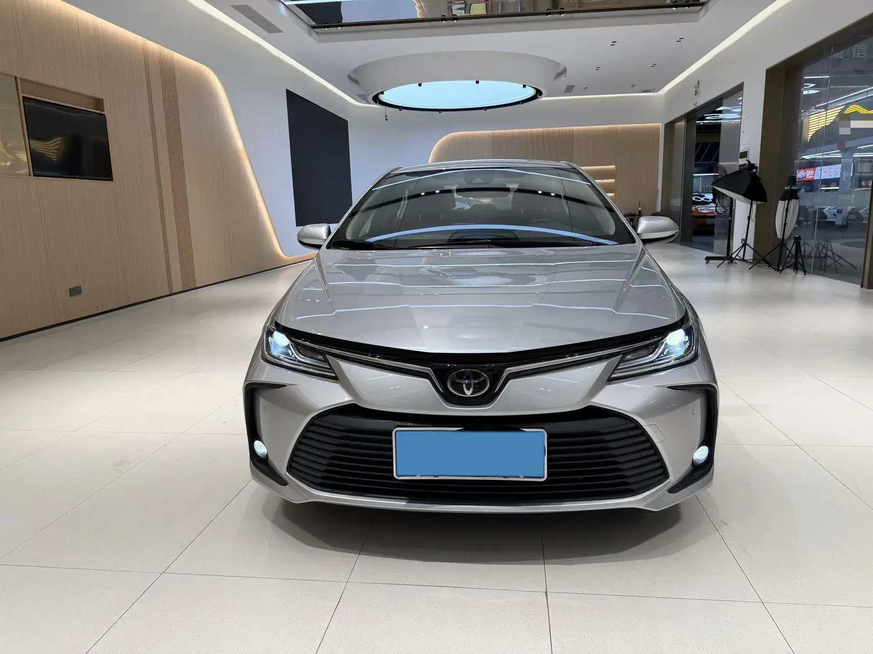 2021 TOYOTA COROLLA thumbnail 2