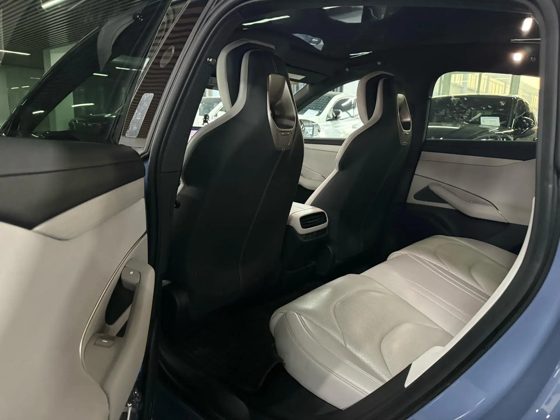 2024 MI SU7 thumbnail 4