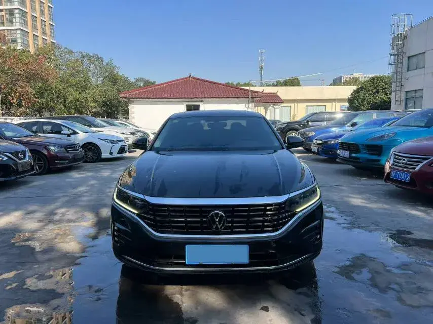 2022 VOLKSWAGEN PASSAT thumbnail 3