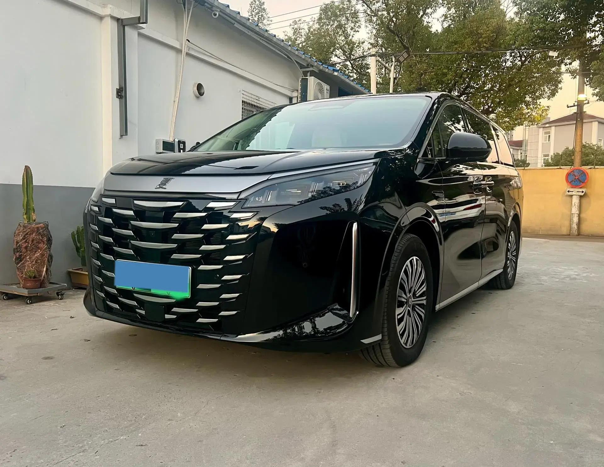 2025 BYD XIA view 1