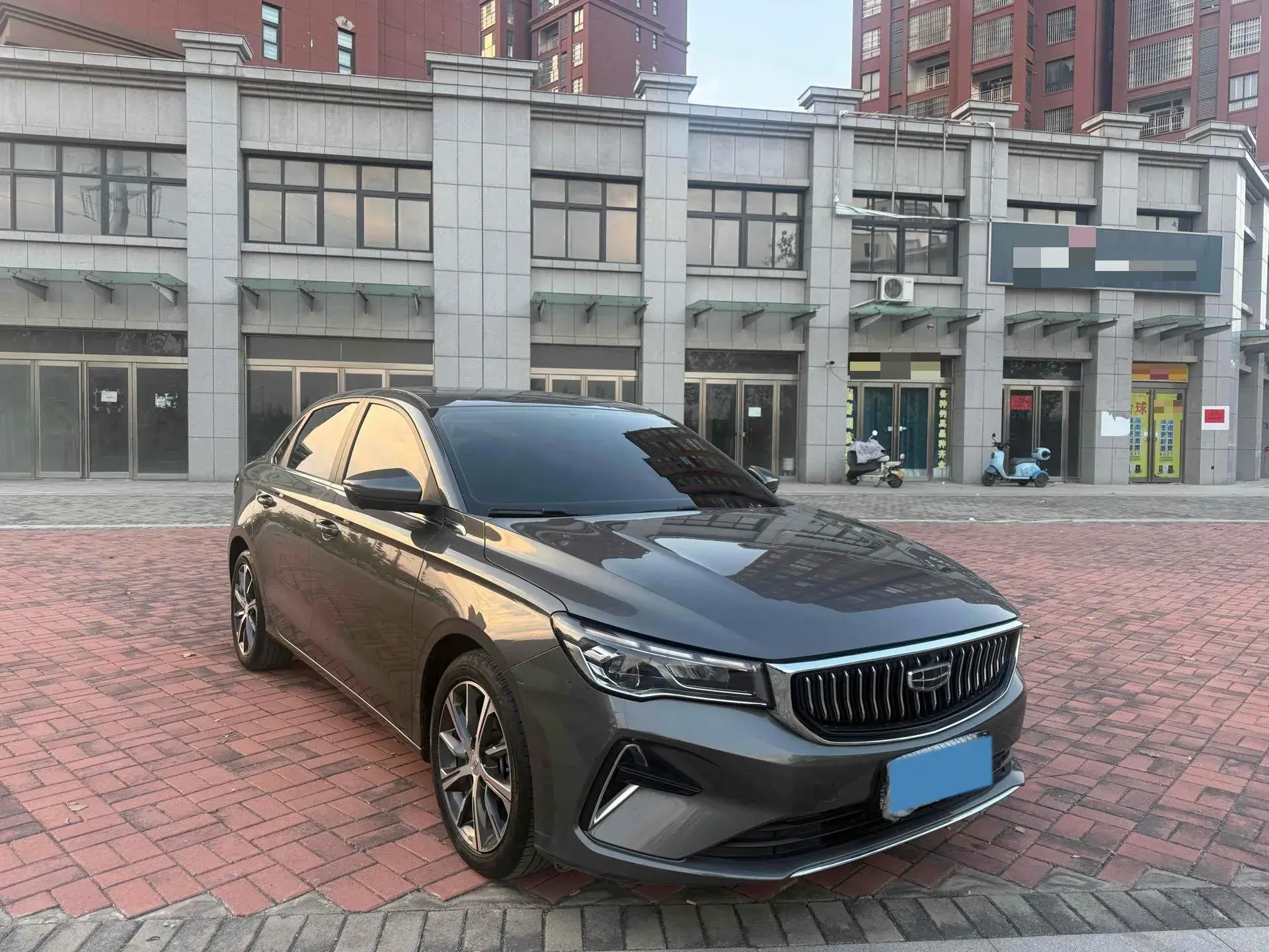 2022 GEELY EMGRAND thumbnail 3