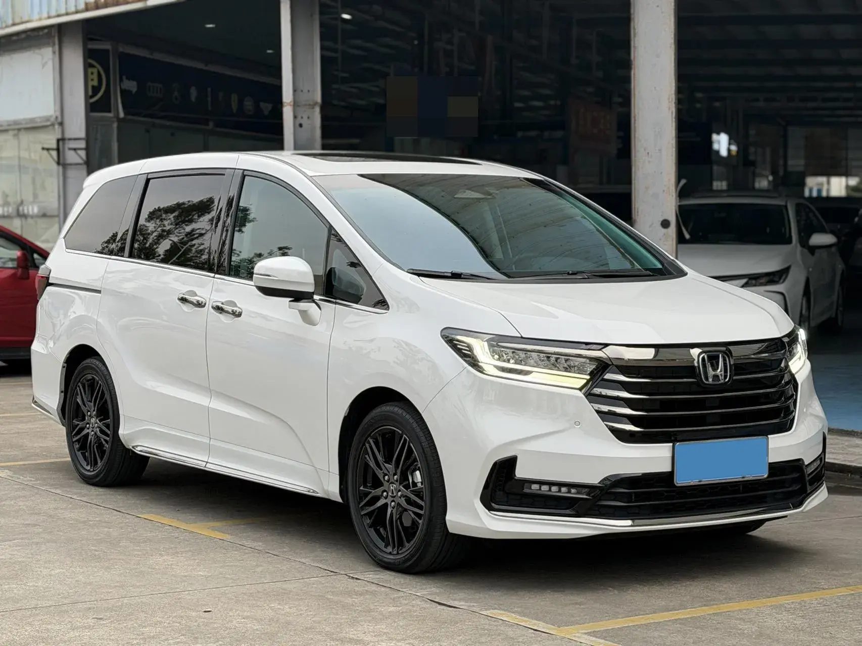 2024 HONDA ODYSSEY thumbnail 3