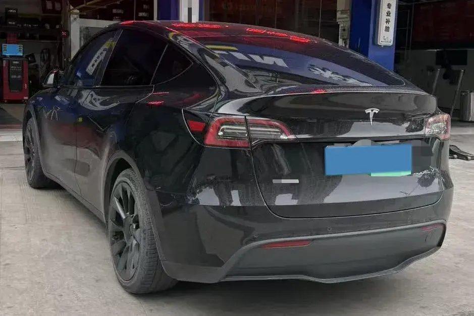 2021 TESLA MODEL thumbnail 4