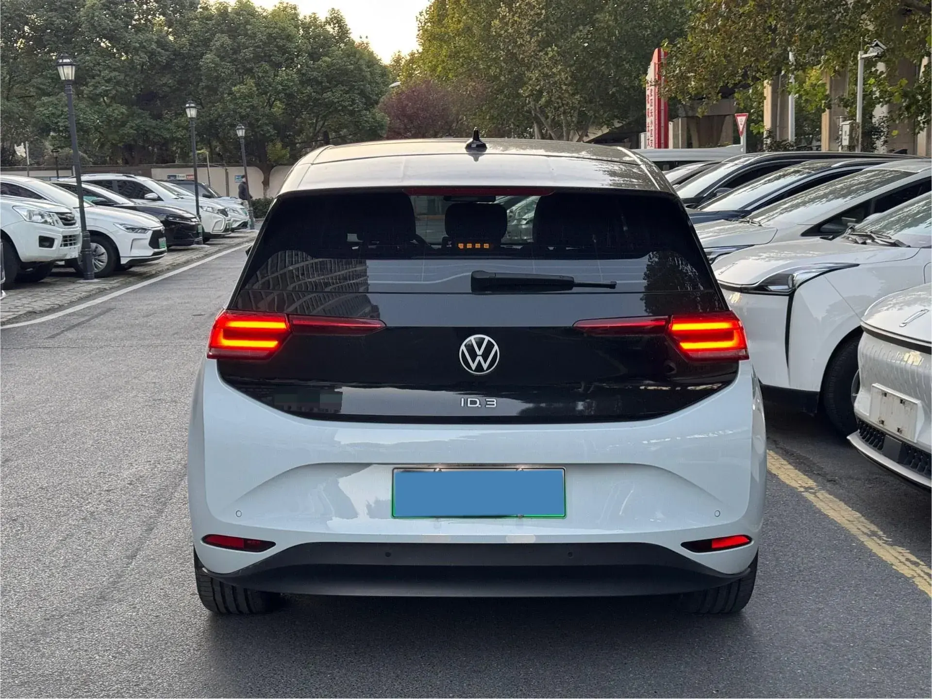 2022 VOLKSWAGEN ID.3 thumbnail 4