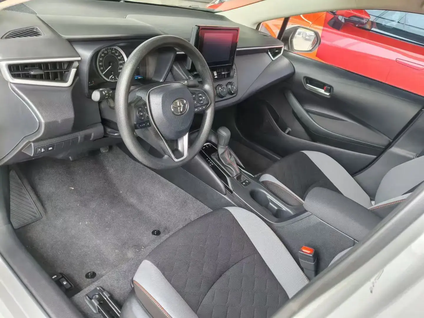 2023 TOYOTA COROLLA thumbnail 3