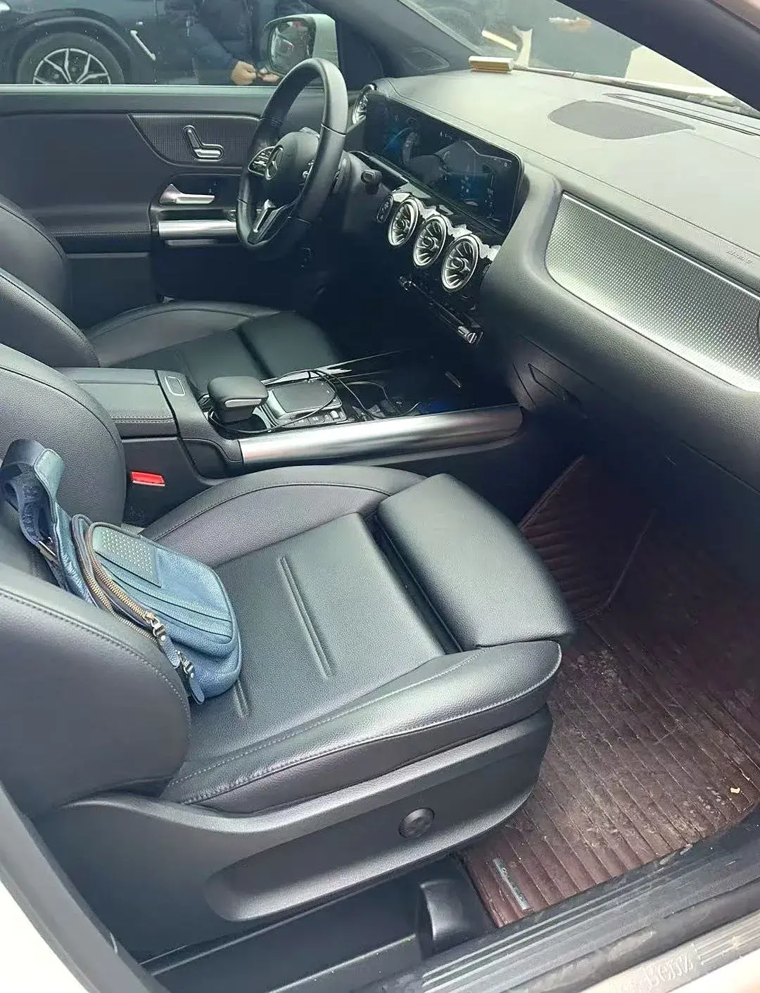 2020 MERCEDES-BENZ GLA thumbnail 3