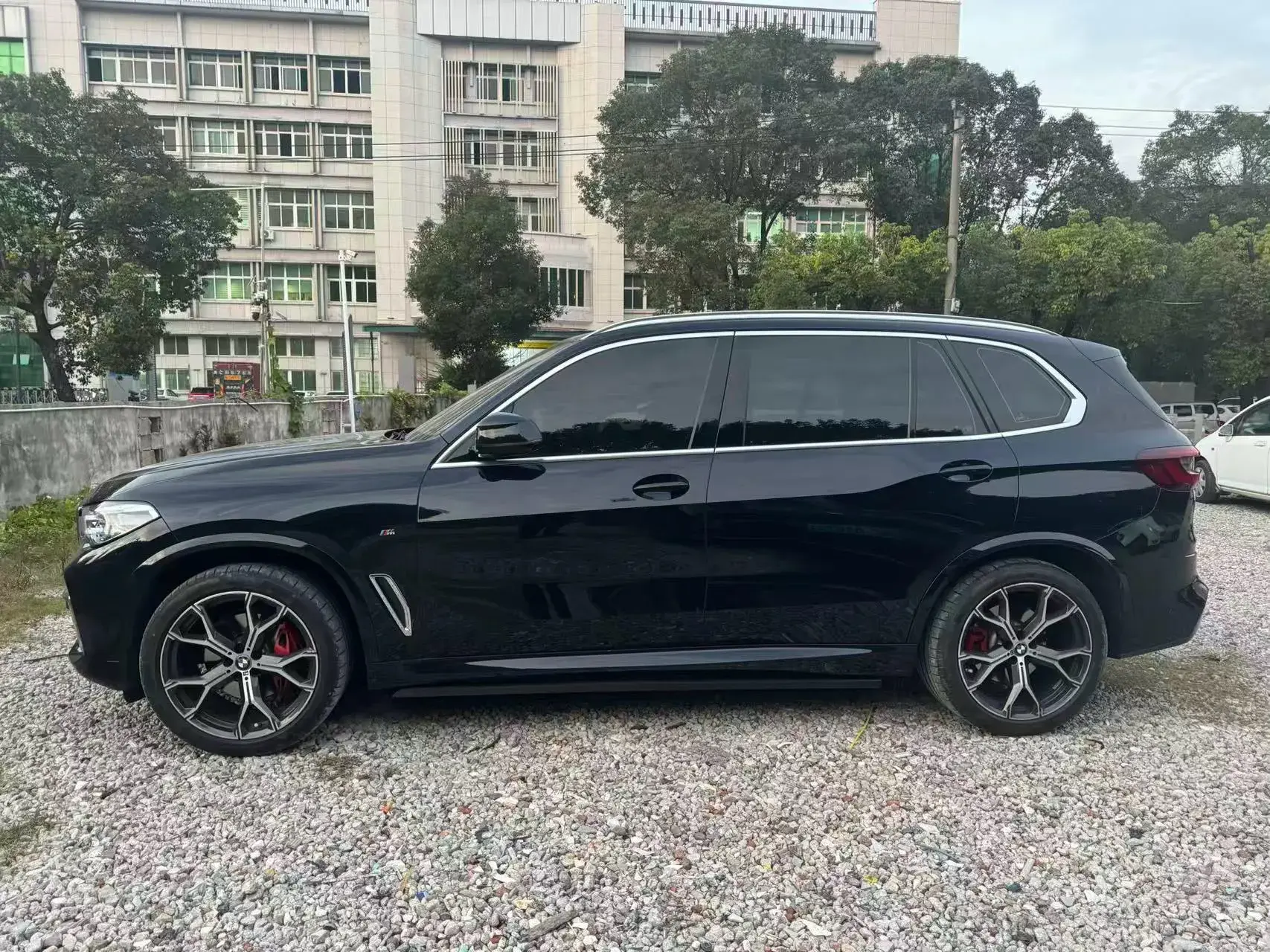 2022 BMW X5 thumbnail 3