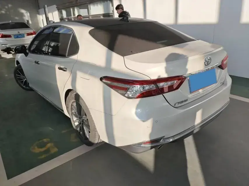 2021 TOYOTA CAMRY thumbnail 3