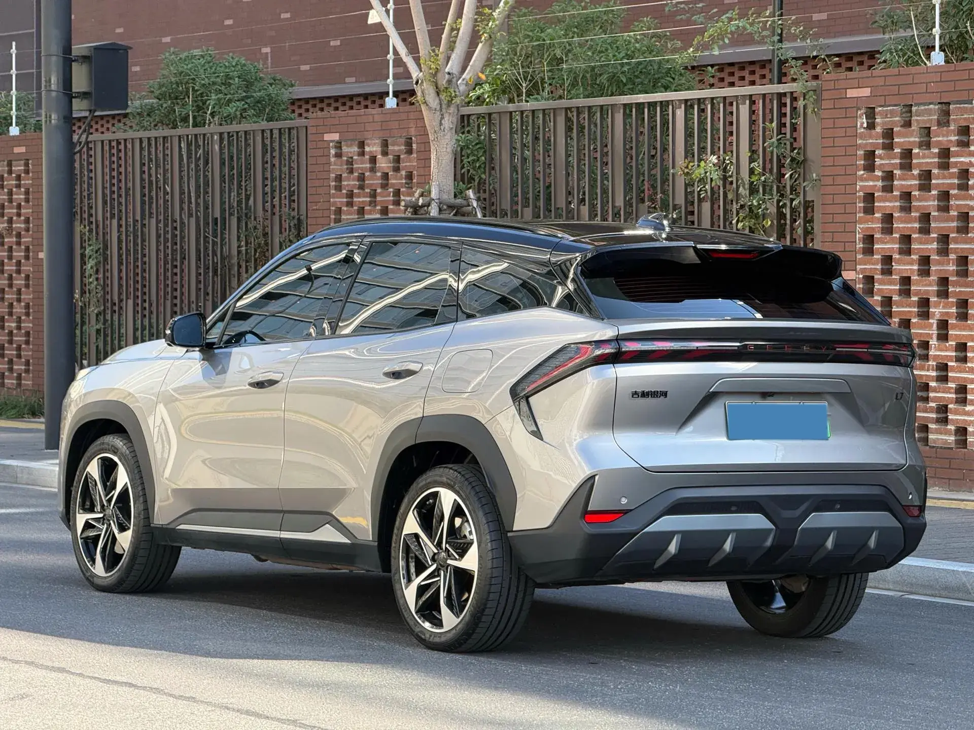 2023 GEELY GALAXY thumbnail 4