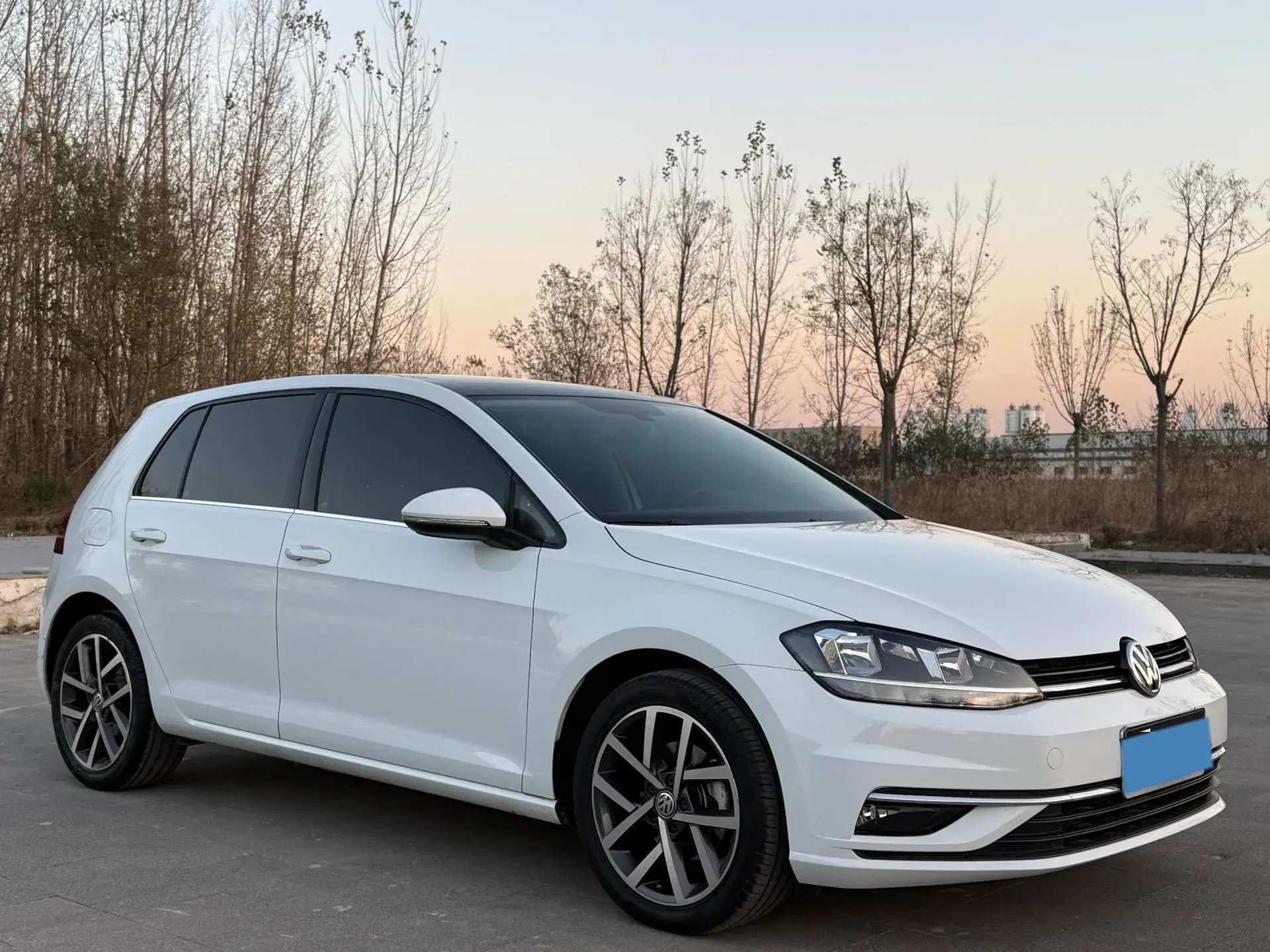 2020 VOLKSWAGEN GOLF thumbnail 3