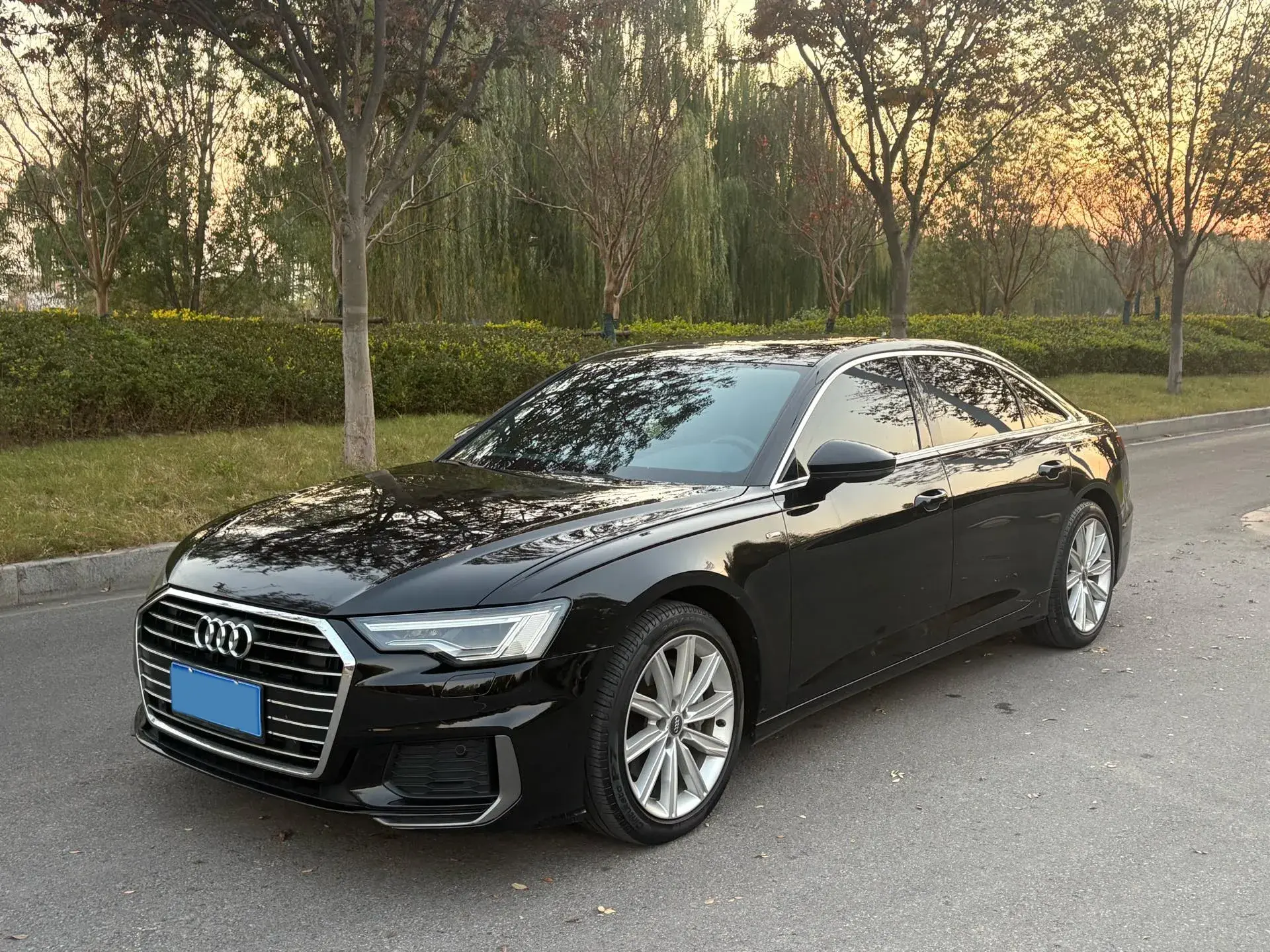 2021 AUDI A6L view 1