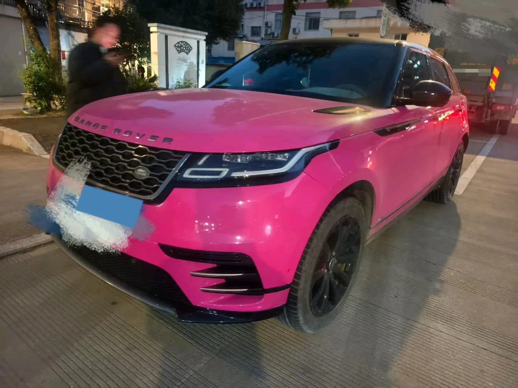 2021 LAND ROVER view 1