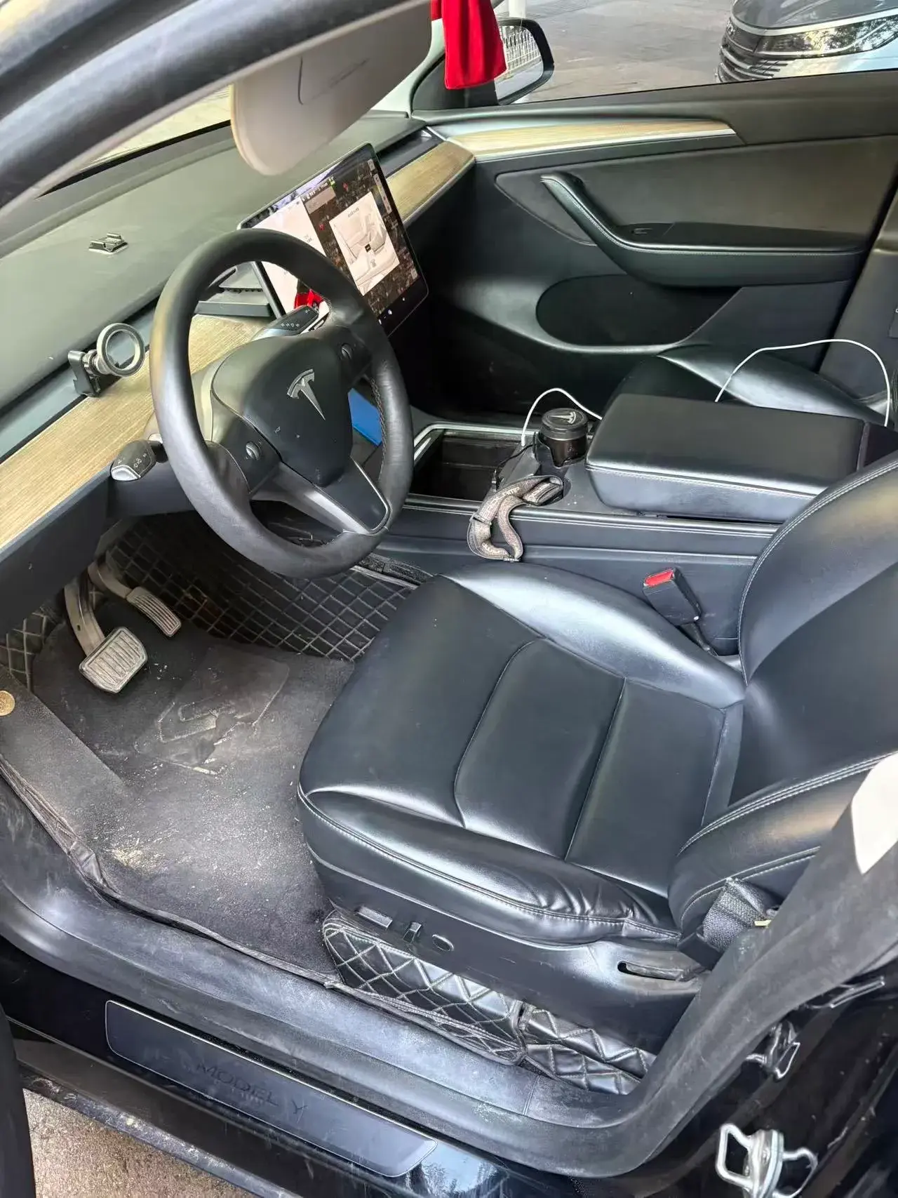 2021 TESLA MODEL thumbnail 4