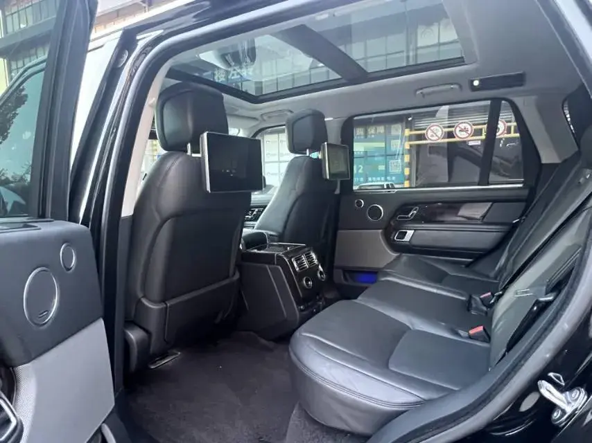 2020 LAND ROVER thumbnail 4