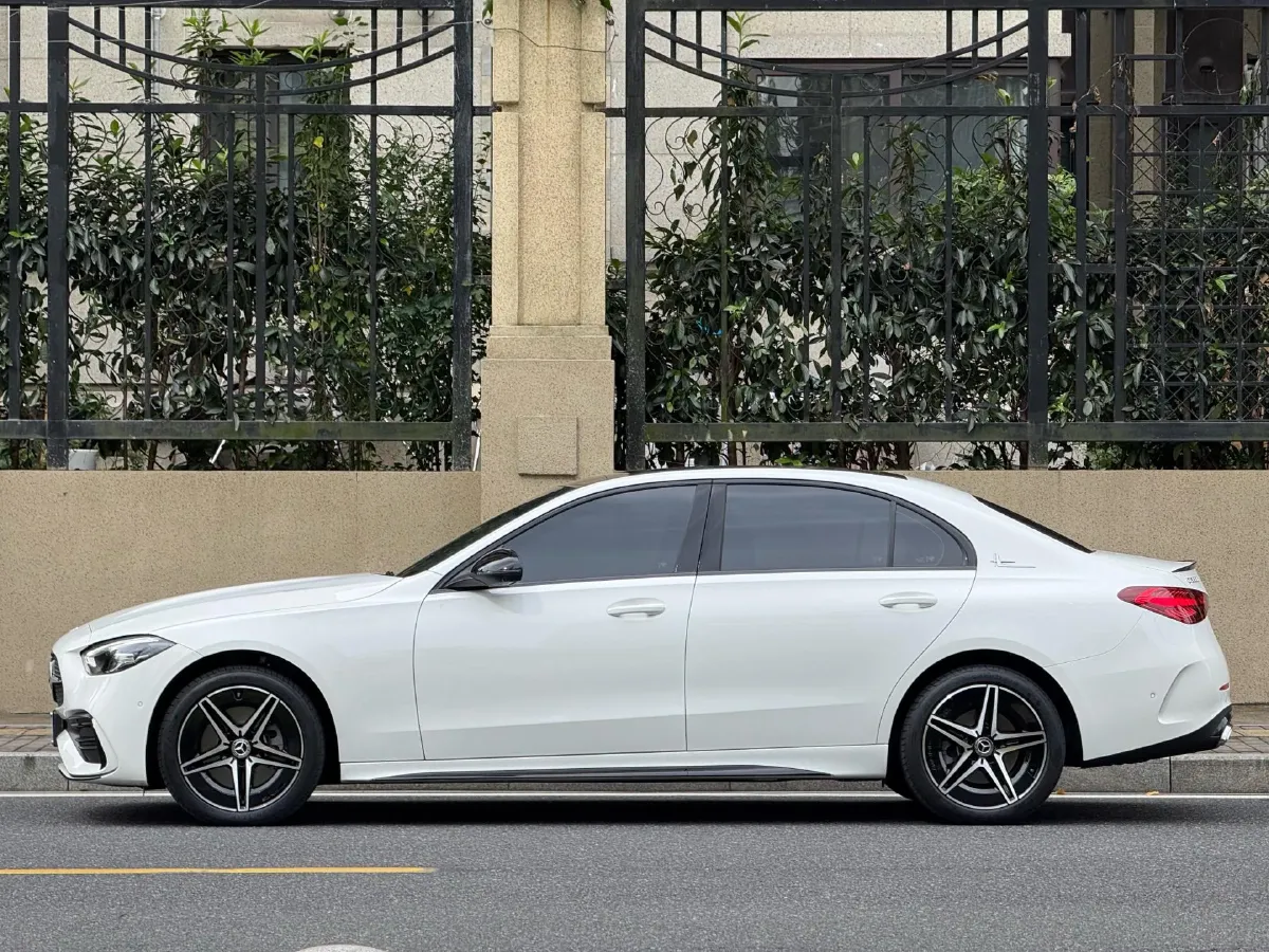 2024 Mercedes-Benz C Class 1.5T 204HP L4 9AT,autocango,china used car exporter,china ev exporter,chinese used car exporter,chinese used ev exporter