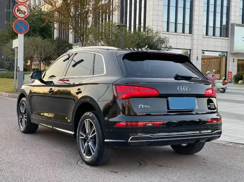2020 AUDI Q5L thumbnail 4