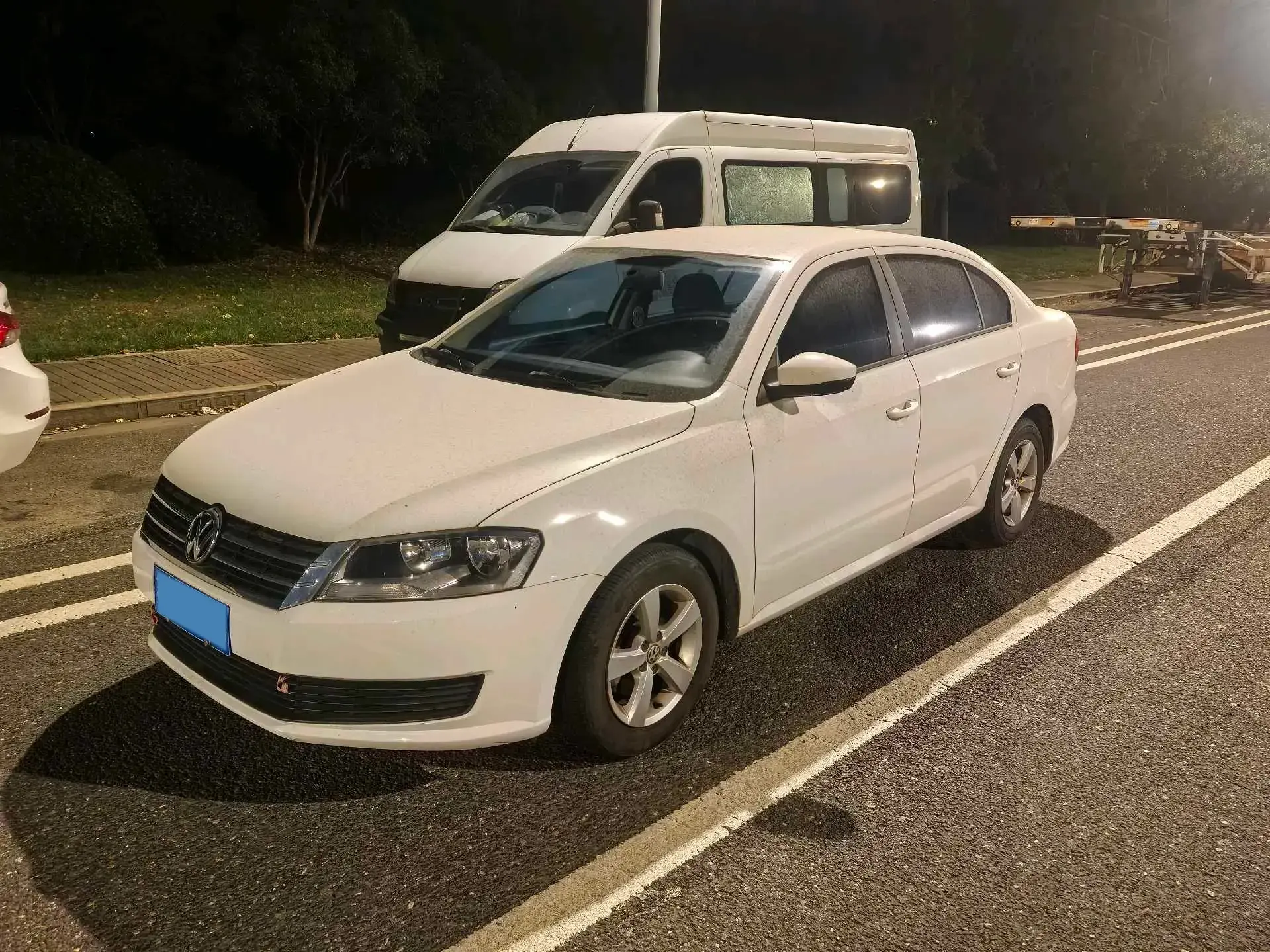 2013 VOLKSWAGEN LAVIDA view 1