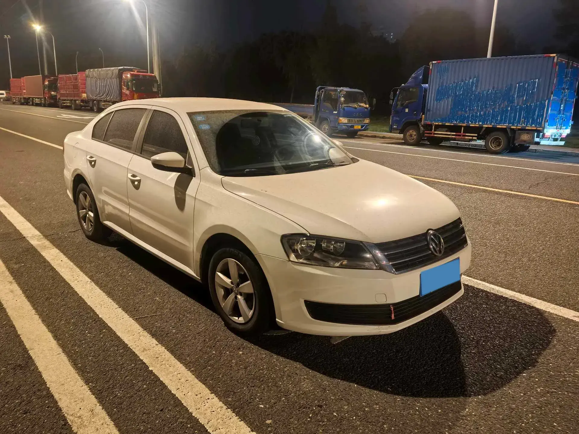 2013 VOLKSWAGEN LAVIDA thumbnail 2