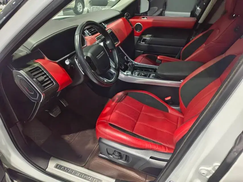 2021 LAND ROVER thumbnail 4