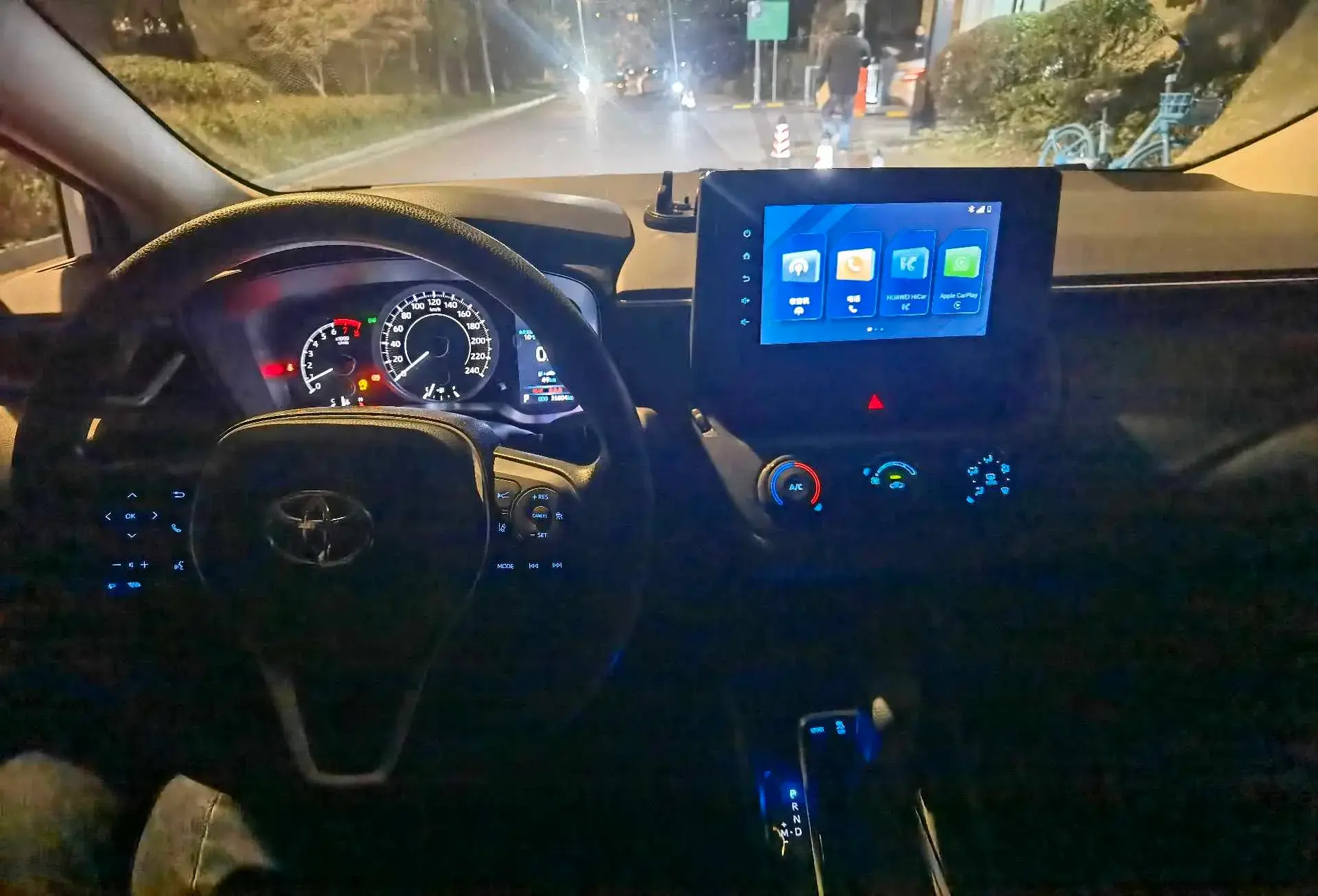 2023 TOYOTA COROLLA thumbnail 4