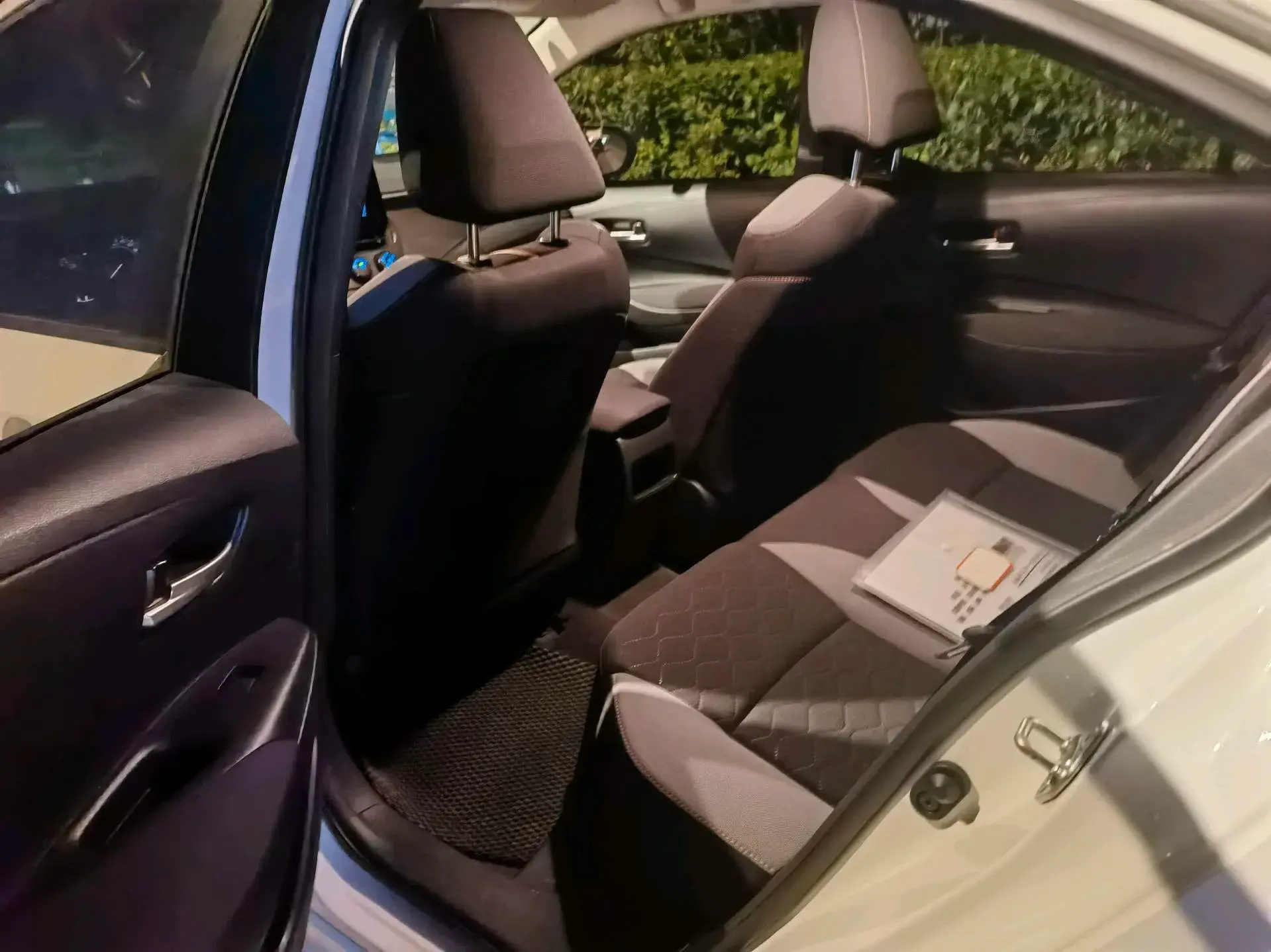 2023 TOYOTA COROLLA thumbnail 3