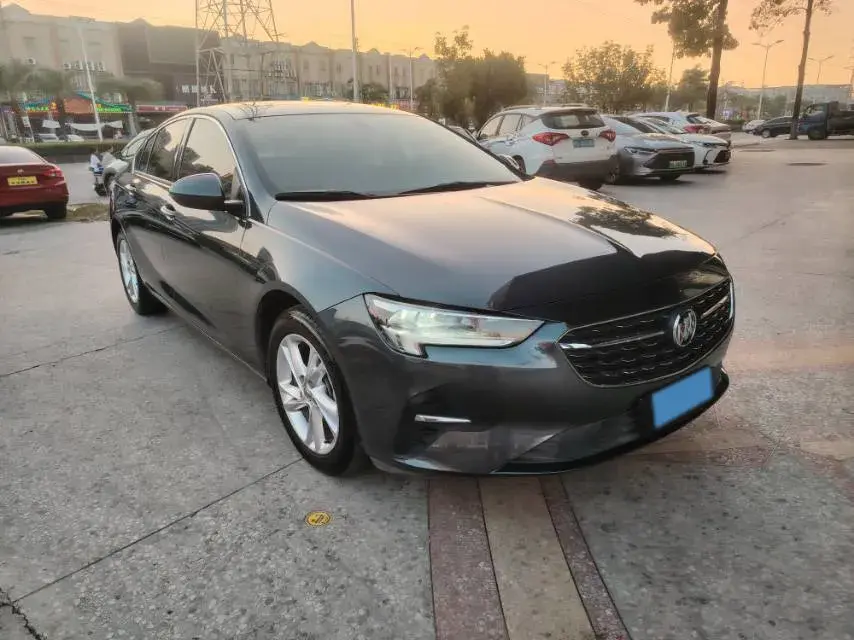 2020 BUICK REGAL thumbnail 3