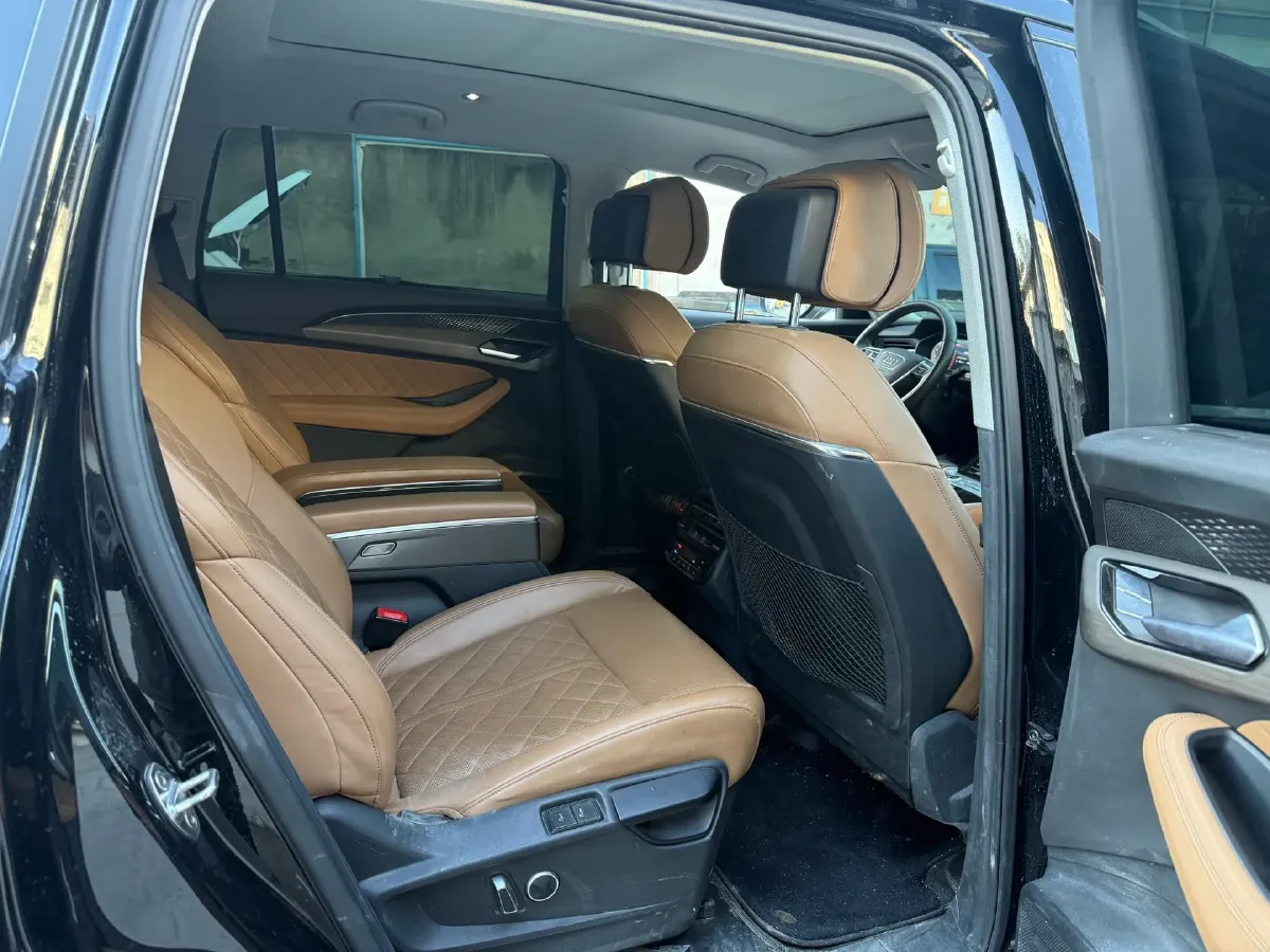 2024 Audi Q6 2.0T 265HP L4 7DCT,autocango,china used car exporter,china ev exporter,chinese used car exporter,chinese used ev exporter