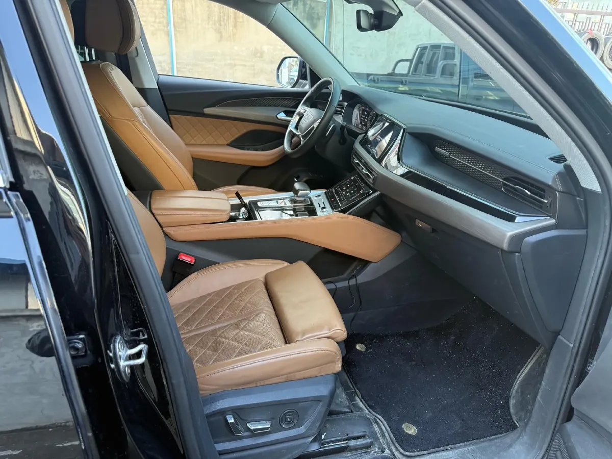 2024 Audi Q6 2.0T 265HP L4 7DCT,autocango,china used car exporter,china ev exporter,chinese used car exporter,chinese used ev exporter