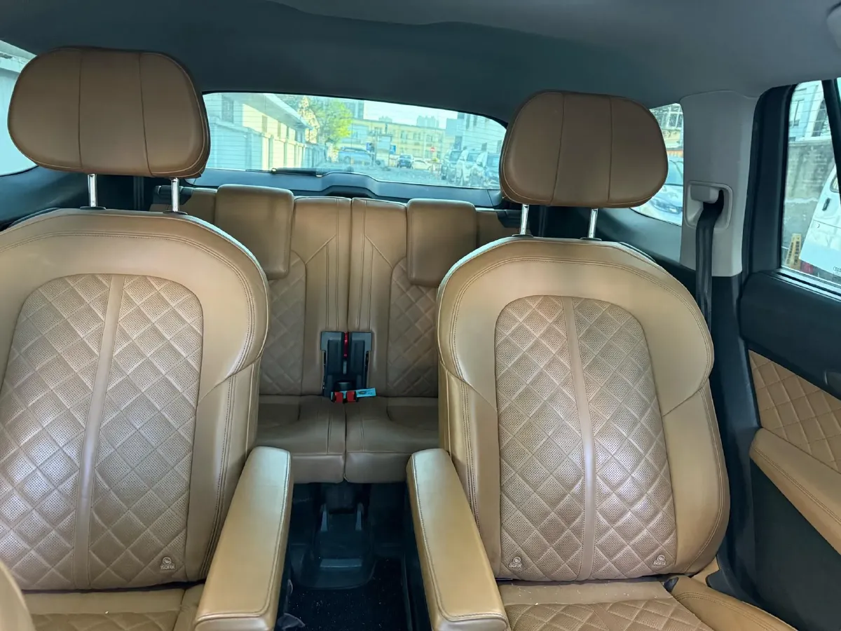 2024 Audi Q6 2.0T 265HP L4 7DCT,autocango,china used car exporter,china ev exporter,chinese used car exporter,chinese used ev exporter