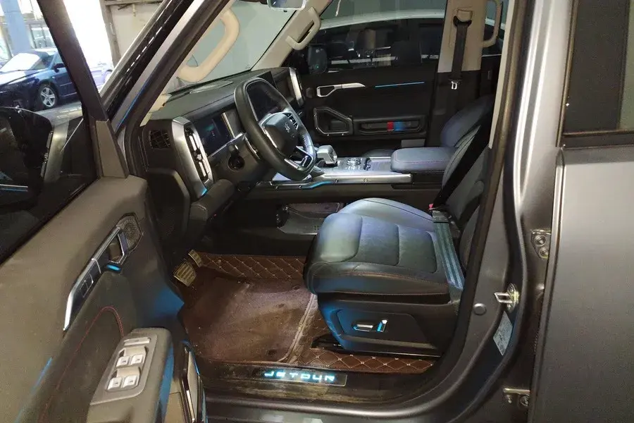 2023 JETOUR TRAVELLER thumbnail 4