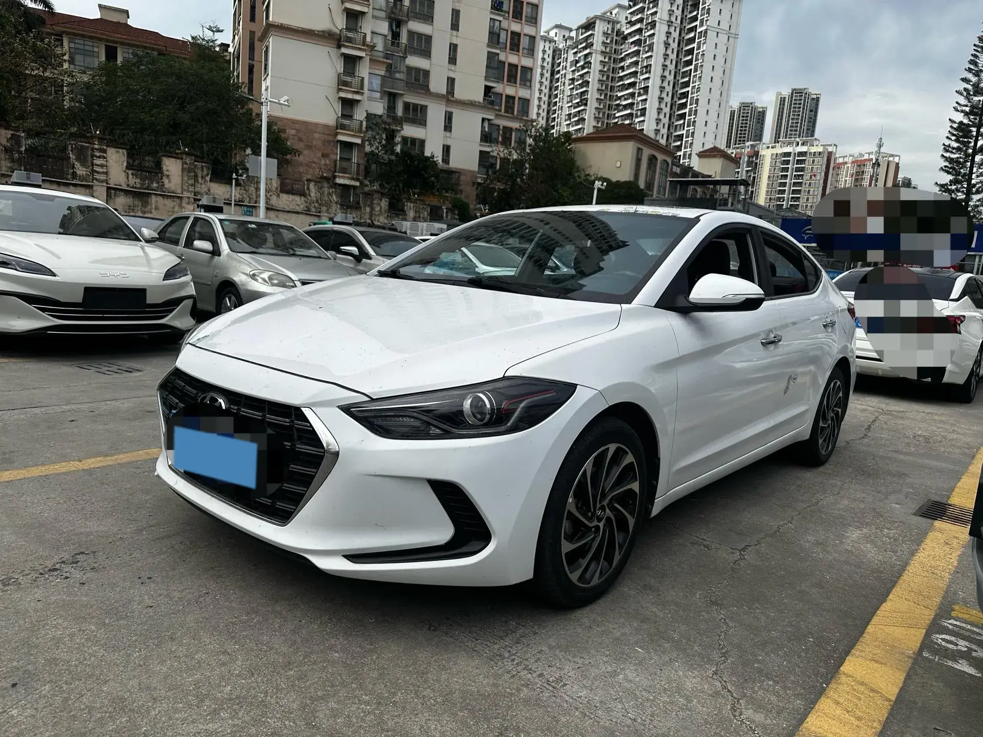 2020 HYUNDAI ELANTRA view 1