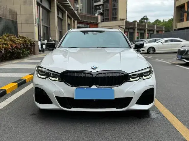 2021 BMW 3 thumbnail 3