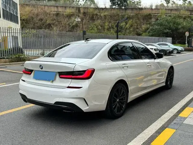 2021 BMW 3 thumbnail 2