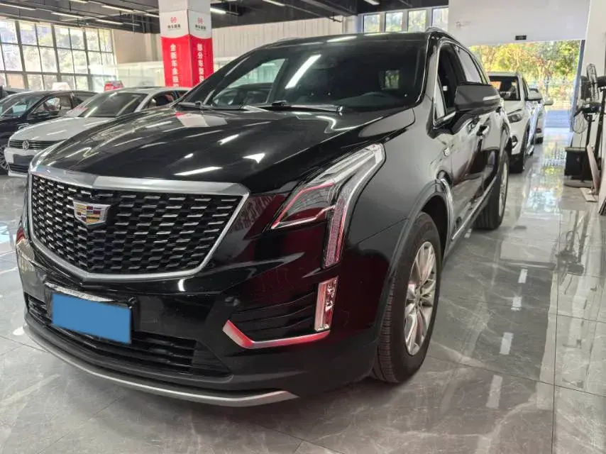 2023 CADILLAC XT5 view 1