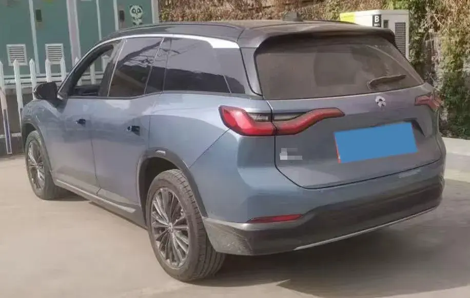 2018 NIO ES8 thumbnail 2