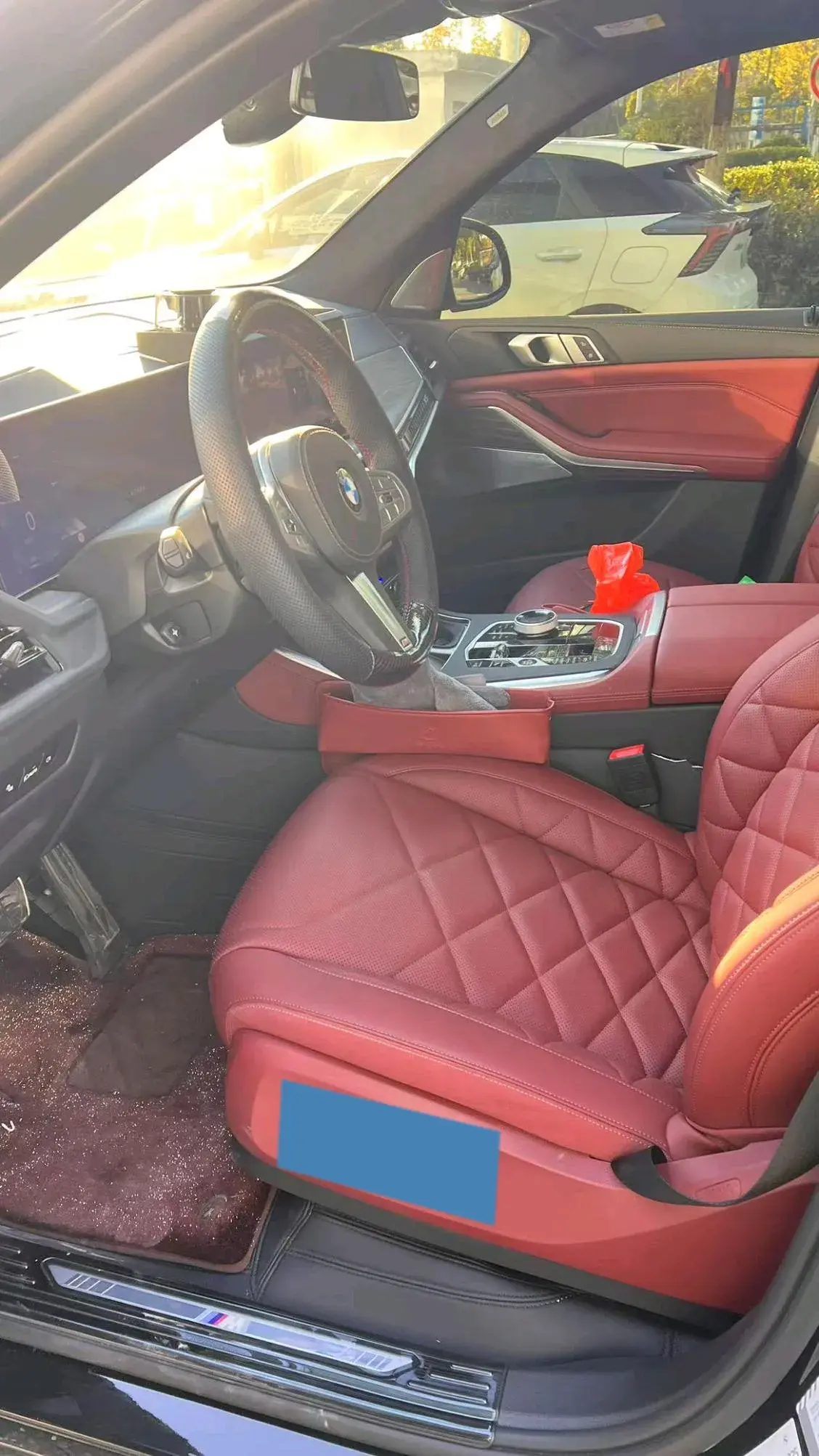 2025 BMW IX1 thumbnail 2